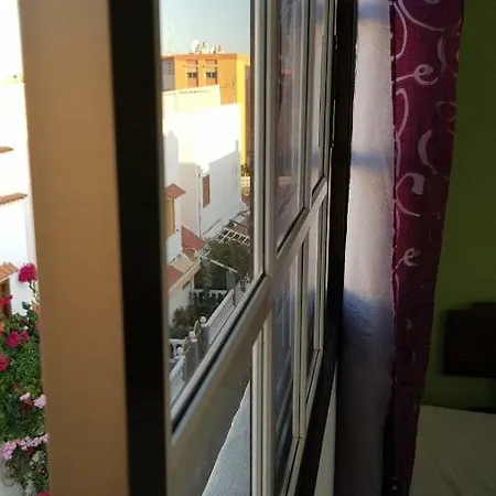 Playa Ingles Patronato 1f. بيت شباب *